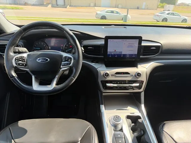 Ford Explorer photo 33