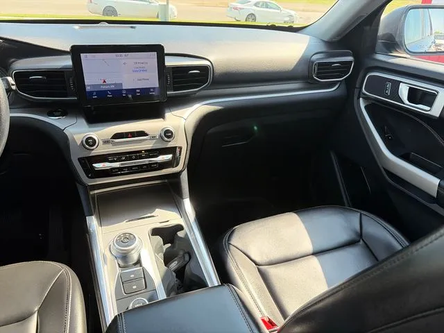 Ford Explorer photo 34