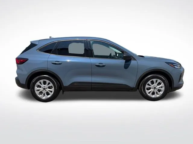 Ford Escape photo 8