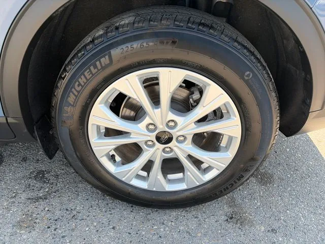 Ford Escape photo 14