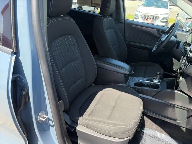 Ford Escape photo 26