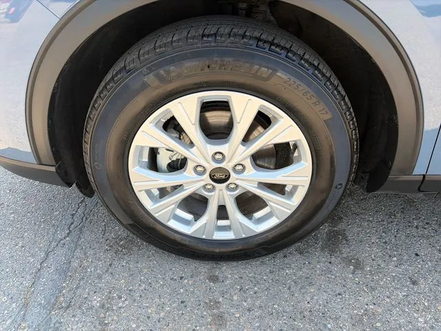 Ford Escape photo 11
