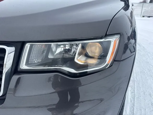 Jeep Grand Cherokee photo 18