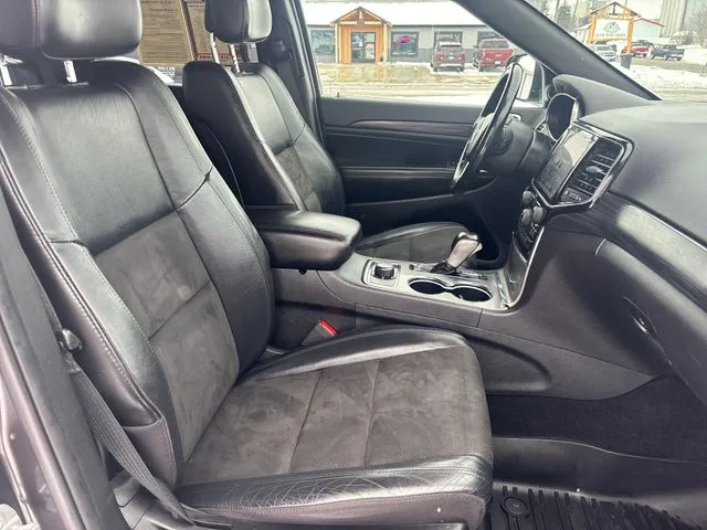 Jeep Grand Cherokee photo 23