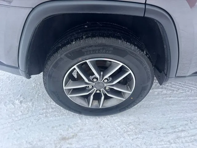 Jeep Grand Cherokee photo 16