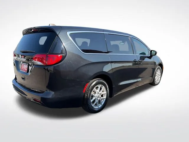Chrysler Voyager photo 8