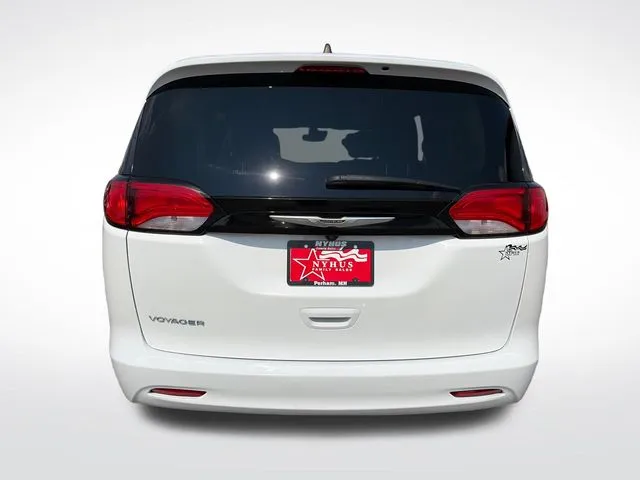 Chrysler Voyager photo 5