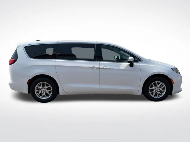 Chrysler Voyager photo 9