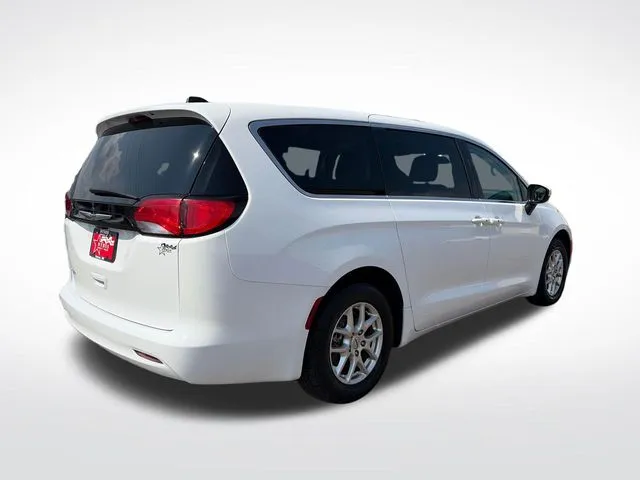 Chrysler Voyager photo 8