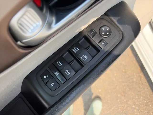 Chrysler Voyager photo 26