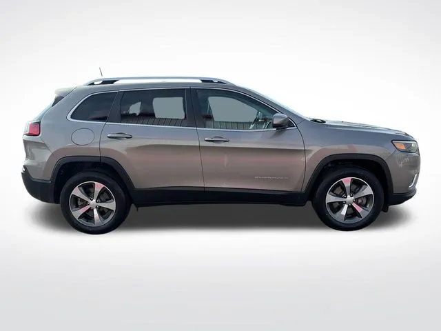Jeep Cherokee photo 10