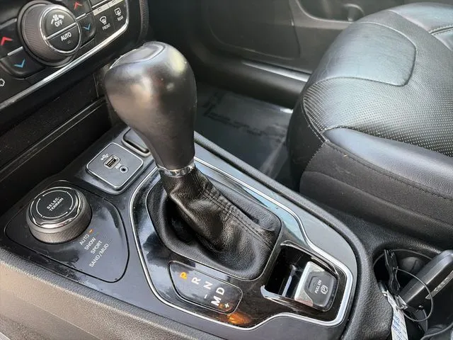 Jeep Cherokee photo 36