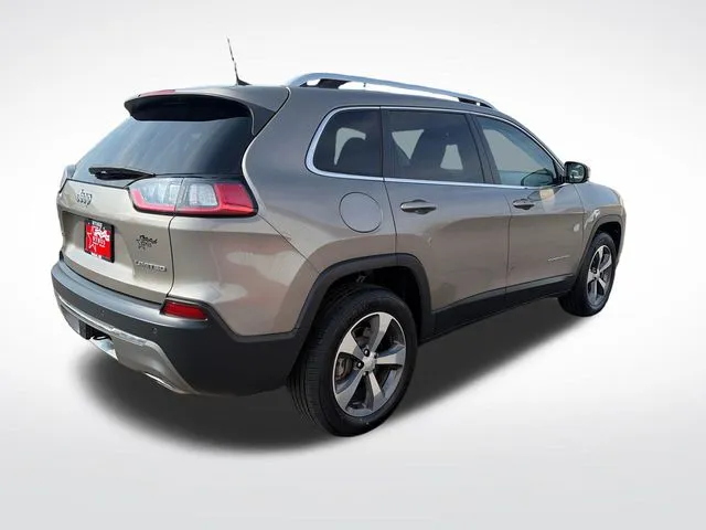 Jeep Cherokee photo 9