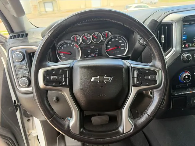 Chevrolet Silverado photo 29