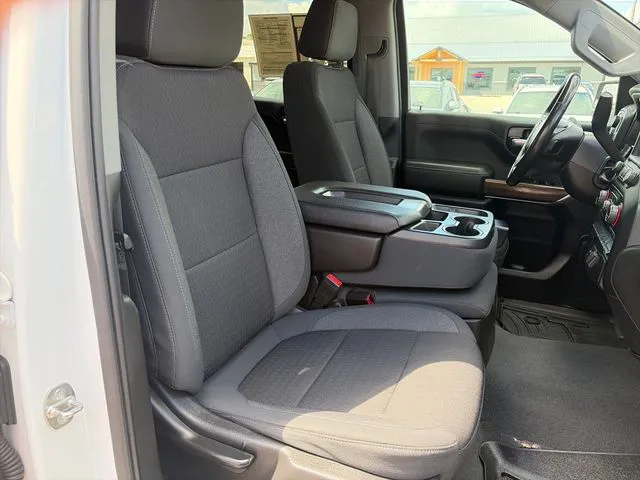 Chevrolet Silverado photo 39