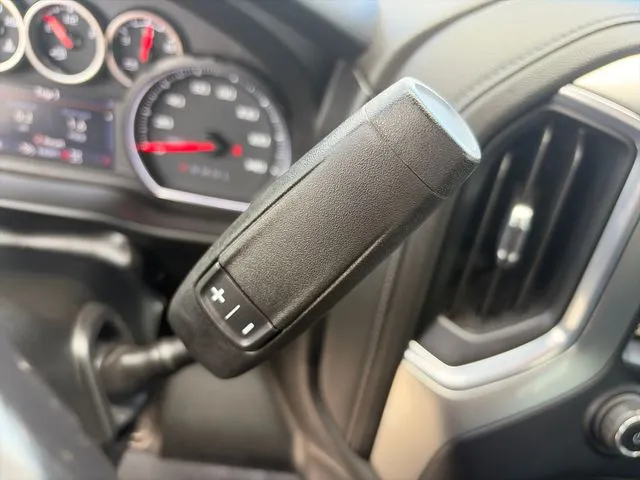 Chevrolet Silverado photo 36