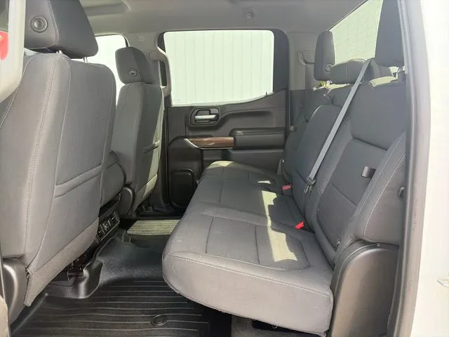 Chevrolet Silverado photo 42