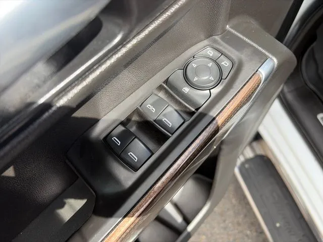 Chevrolet Silverado photo 27