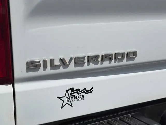 Chevrolet Silverado photo 22