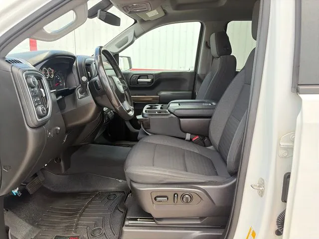 Chevrolet Silverado photo 23