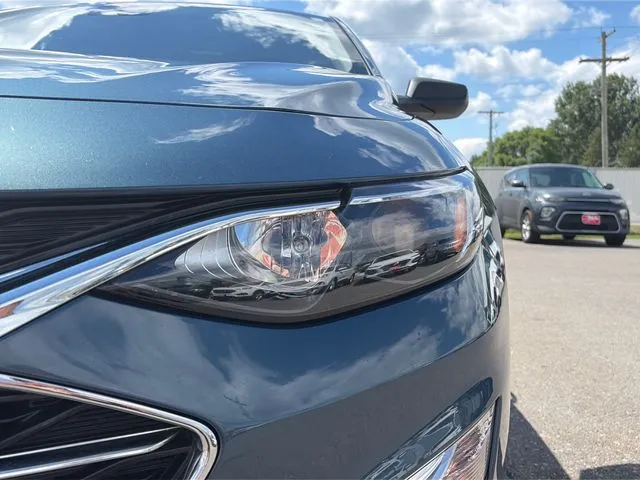 Chevrolet Malibu photo 17