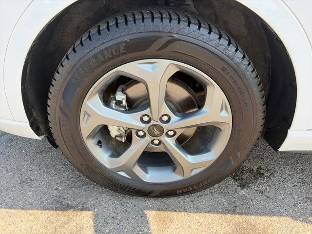 Ford Escape photo 12