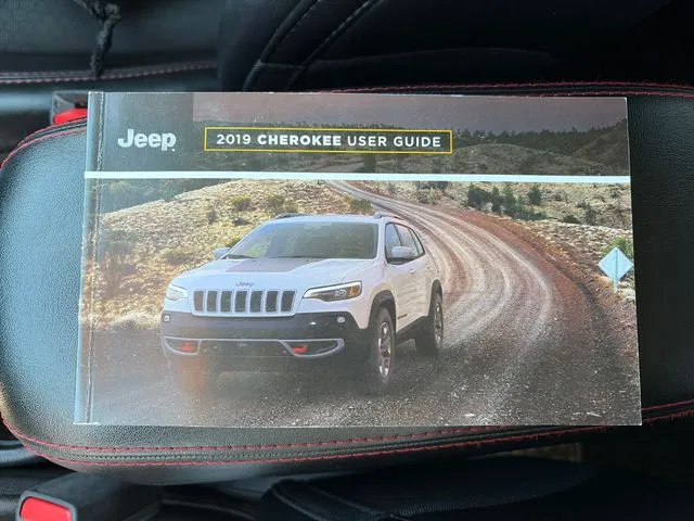 Jeep Cherokee photo 38