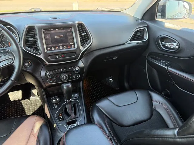 Jeep Cherokee photo 33