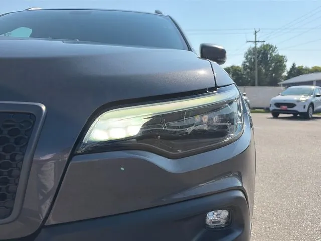 Jeep Cherokee photo 18