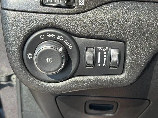 Jeep Cherokee photo 56