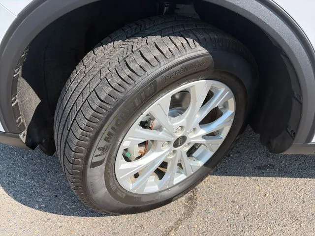 Ford Escape photo 17