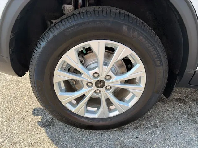 Ford Escape photo 16