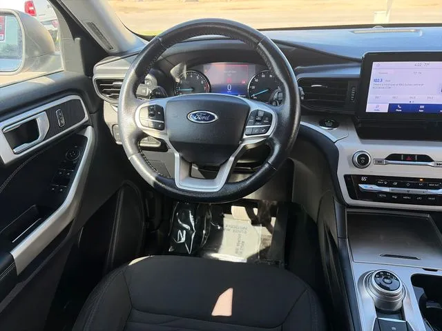 Ford Explorer photo 31