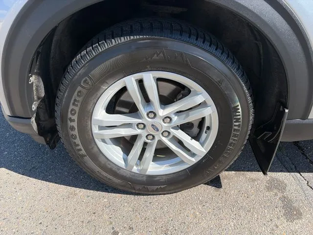Ford Explorer photo 13