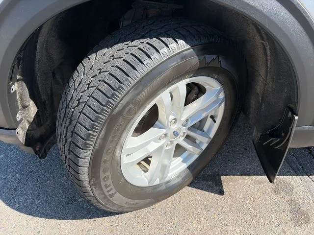 Ford Explorer photo 18