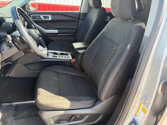 Ford Explorer photo 40