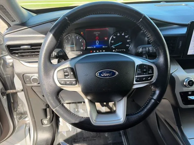 Ford Explorer photo 29