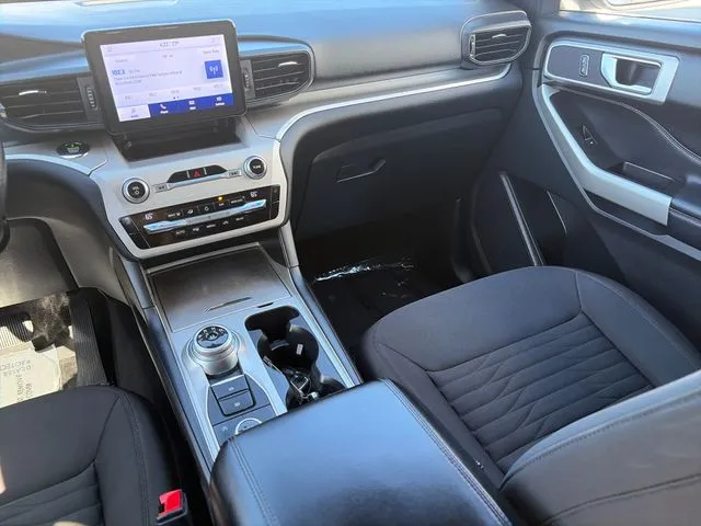 Ford Explorer photo 34
