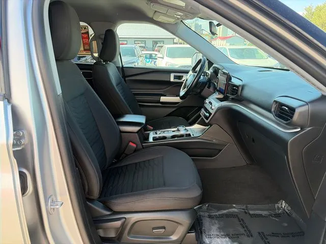 Ford Explorer photo 24