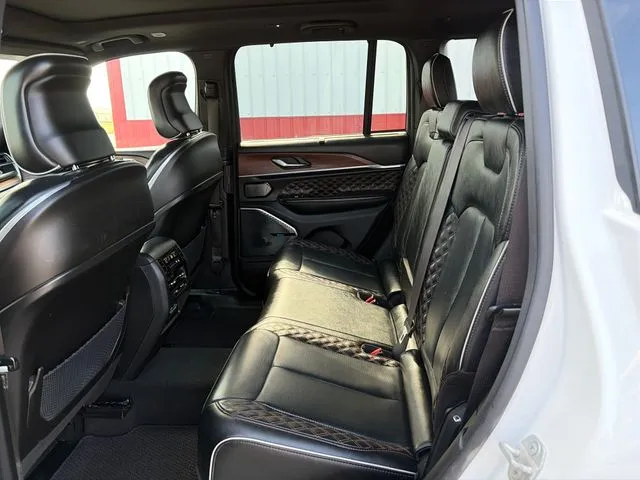 Jeep Grand Cherokee photo 43
