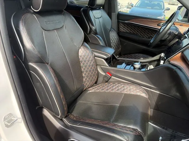 Jeep Grand Cherokee photo 39