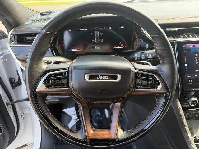 Jeep Grand Cherokee photo 29