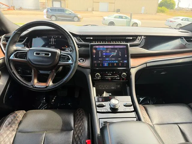 Jeep Grand Cherokee photo 33