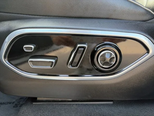 Jeep Grand Cherokee photo 28
