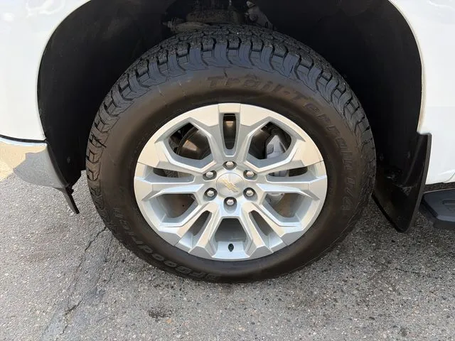 Chevrolet Silverado photo 13