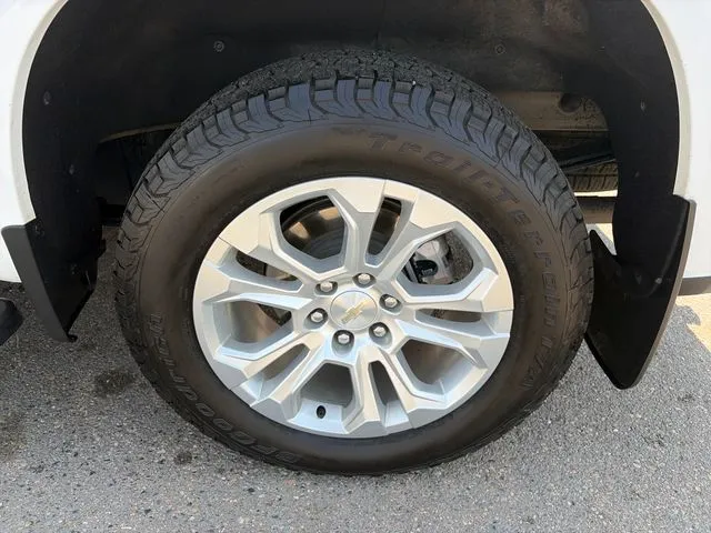 Chevrolet Silverado photo 16