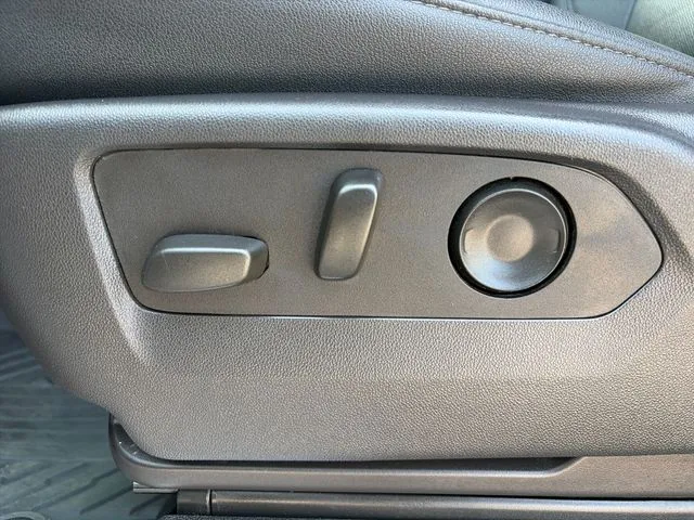 Chevrolet Silverado photo 28