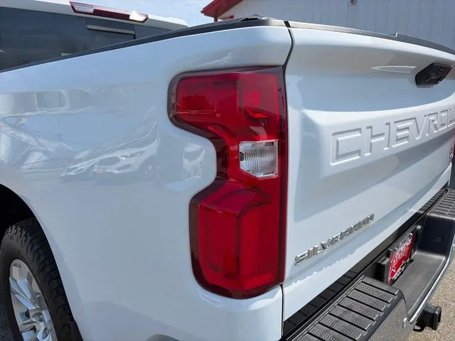Chevrolet Silverado photo 21