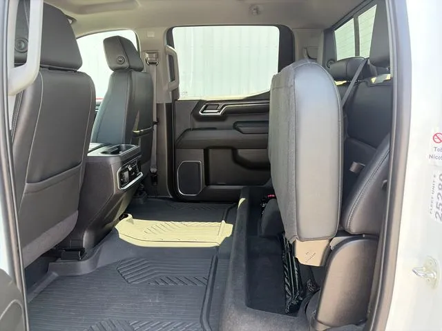 Chevrolet Silverado photo 42
