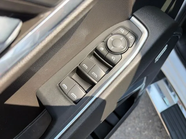 Chevrolet Silverado photo 27